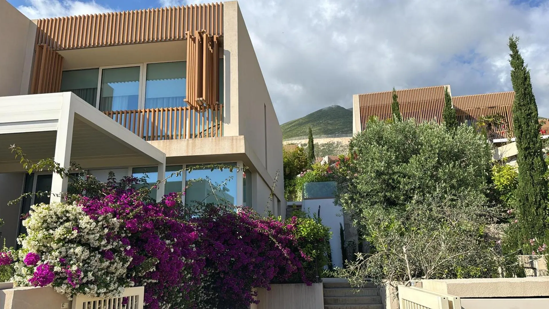 Villa La Scala, Green Coast, Palase